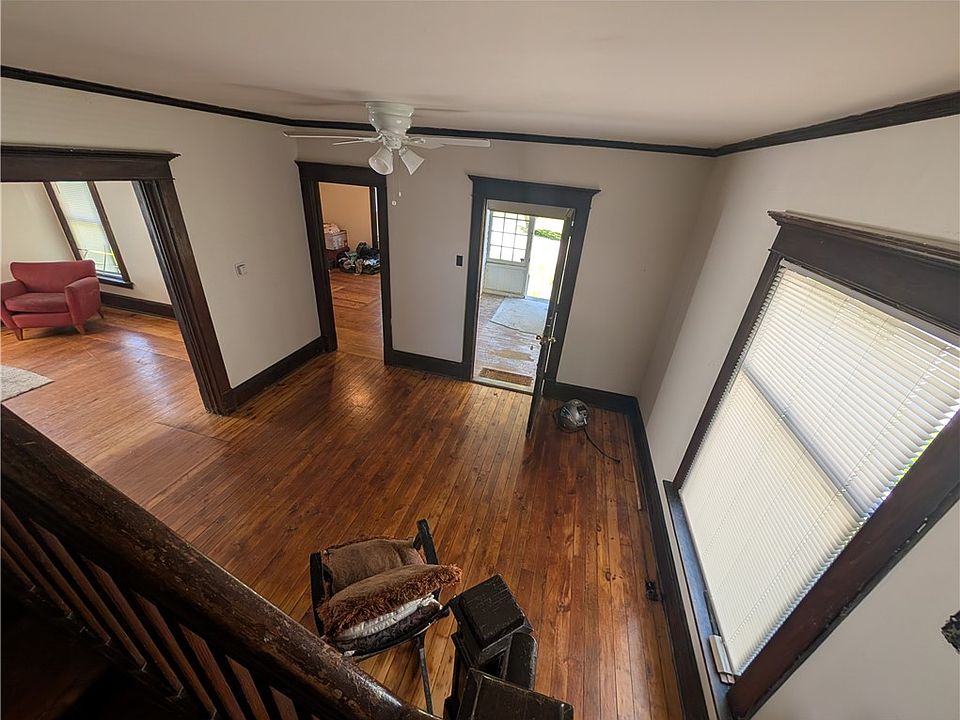 13th image of 35 Lincoln Ave