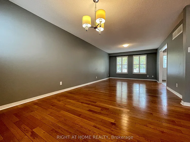 183 Autumn Hill Cres #UPPER — Photo 14