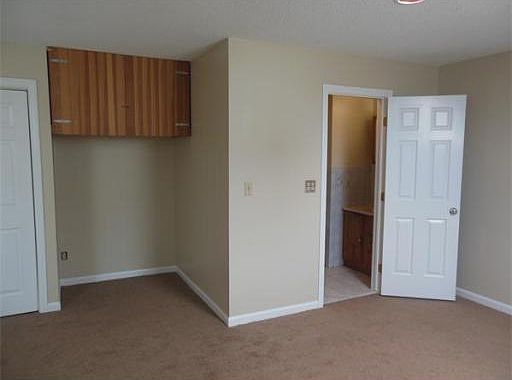 5th image of 11 Littles Ln APT 202