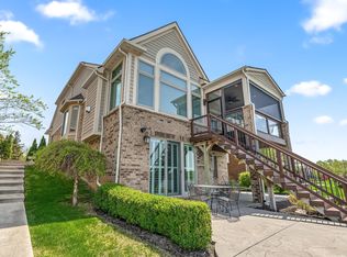 10744 Waterfall Ct, South Lyon, MI