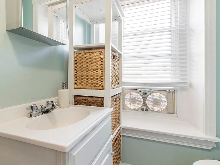 454 Leverington Ave #2 — Photo 16