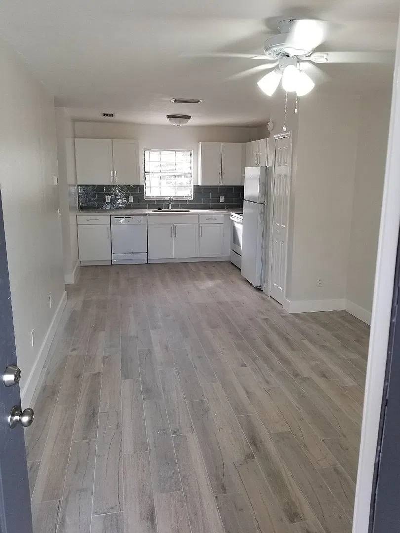 4901 Dover Circle — Photo 1