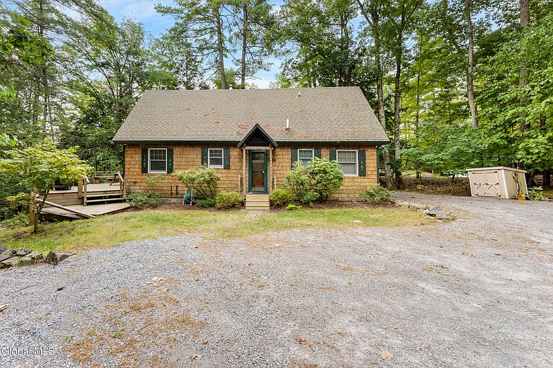 2nd image of 16 Pioneer Village Road