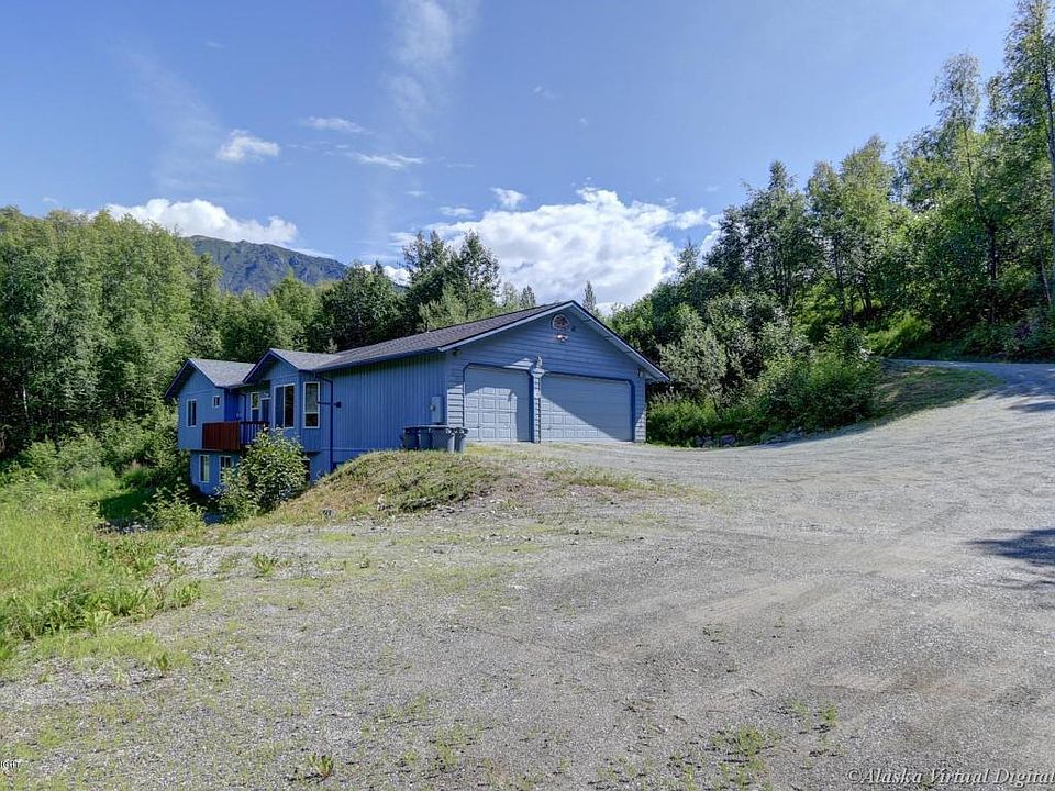 1st image of 23925 Chandelle Dr