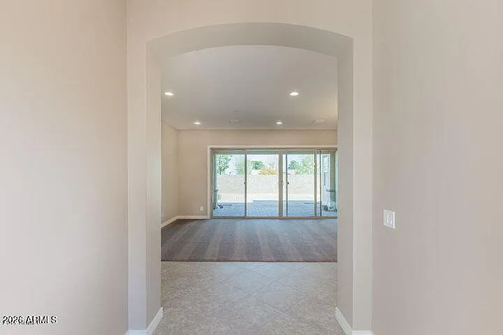 4 bed, 4.5 bath, 2725 sqft, $2,920 — Photo 2