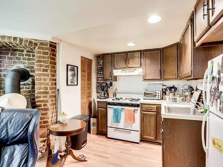 1726 Willard St NW #B — Photo 13