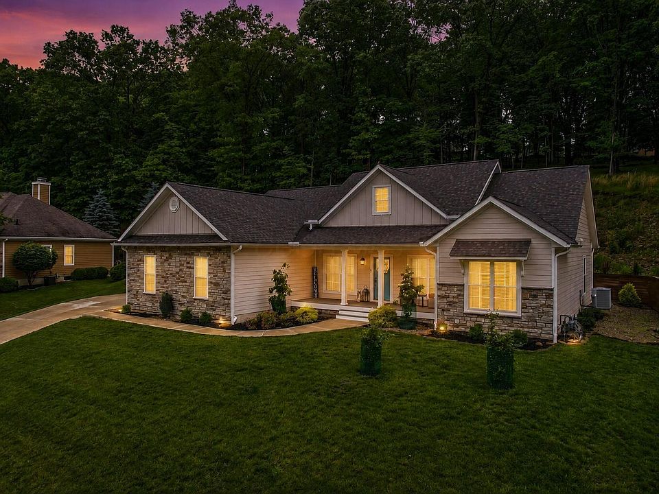 1st image of 866 Howell Dr