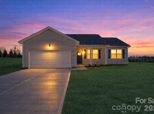 104 Willies Ln, Olin, NC 28660