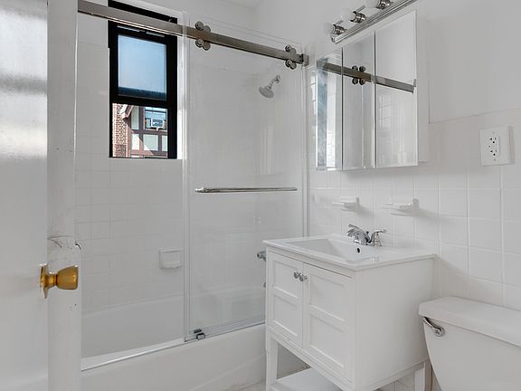 5th image of 3755 77th St APT 5J
