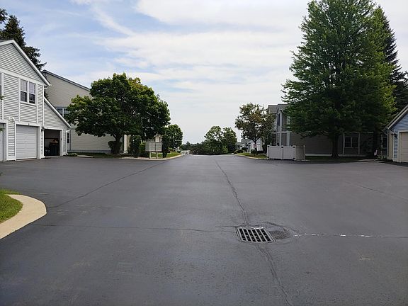 2nd image of 620 Barrington Ct APT A