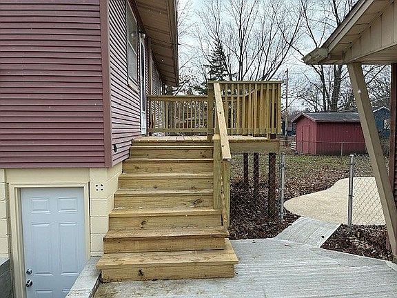 3rd image of 1803 Crescent Dr