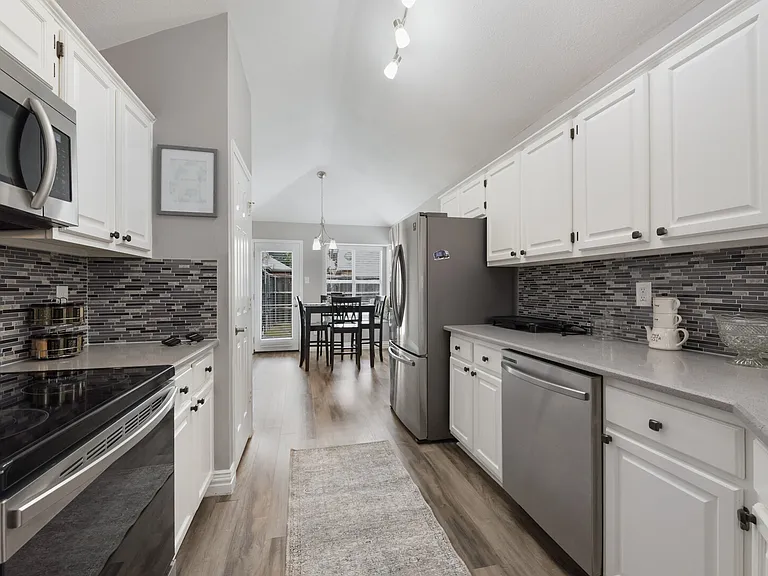 Village Green Dr — Photo 7