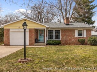 1379 Clover Crest Ave NW, Grand Rapids, MI 49504