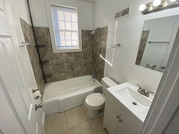 4th image of 2400 Piedmont Ave