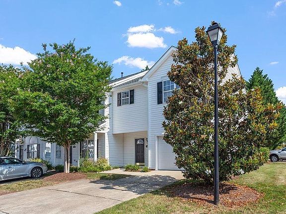 2nd image of 107 Fox Trail Ln