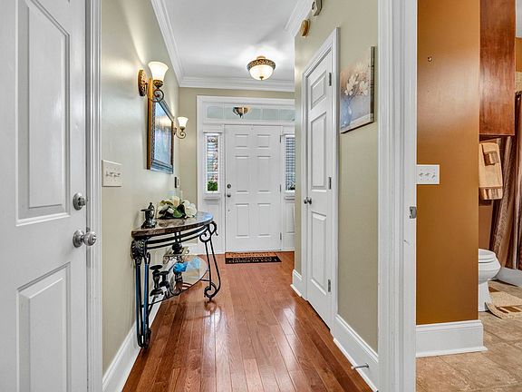 4th image of 417 Bosque Cir