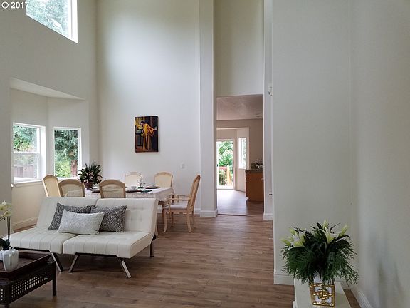 2nd image of 872 N 28th Ave