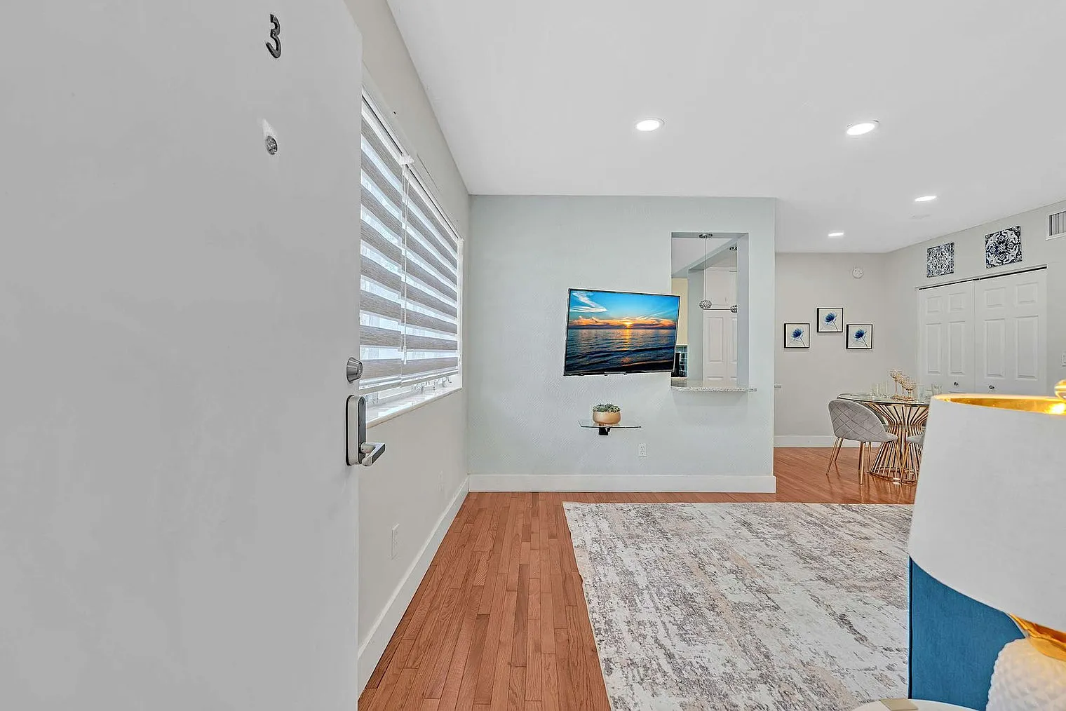 1 bed, 1.0 bath, 796 sqft, $4,608 — Photo 4