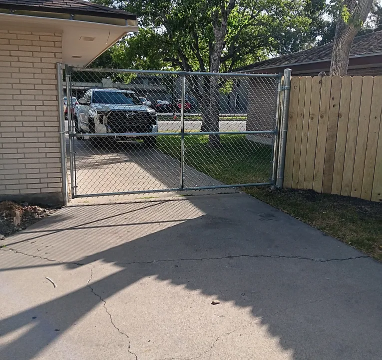 3909 Panama Dr