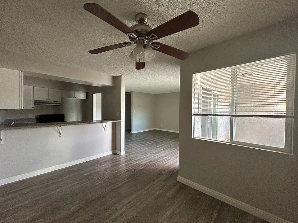 25822-25828 Walnut St