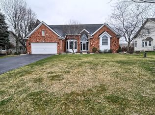 4017 Shadow Oak Ct, Fenton, MI 48430