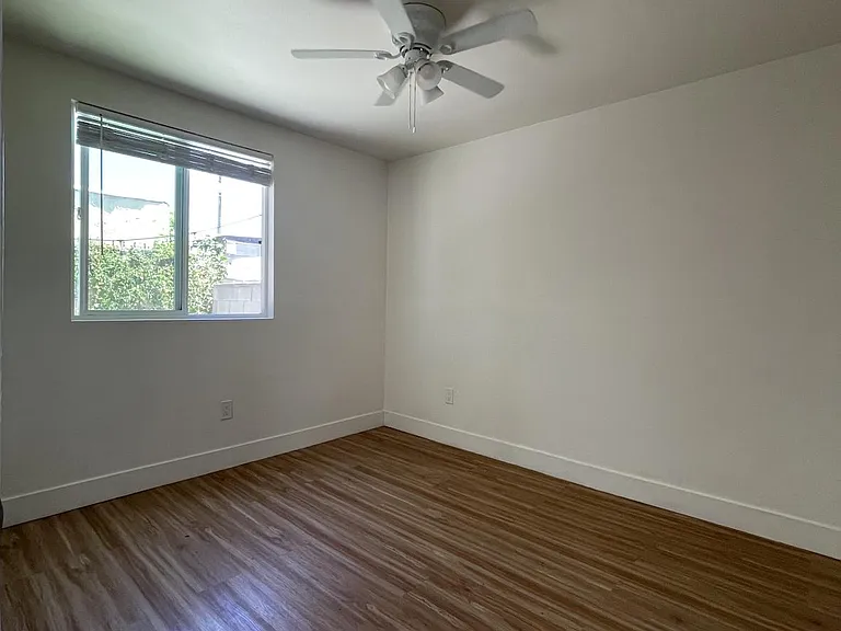 5856 Arlington Ave — Photo 8