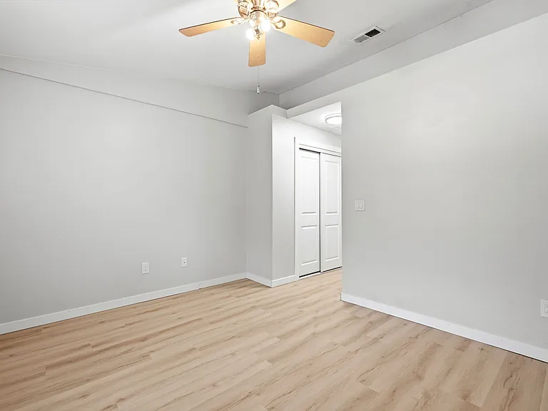 8511 J R Manor Dr — Photo 33
