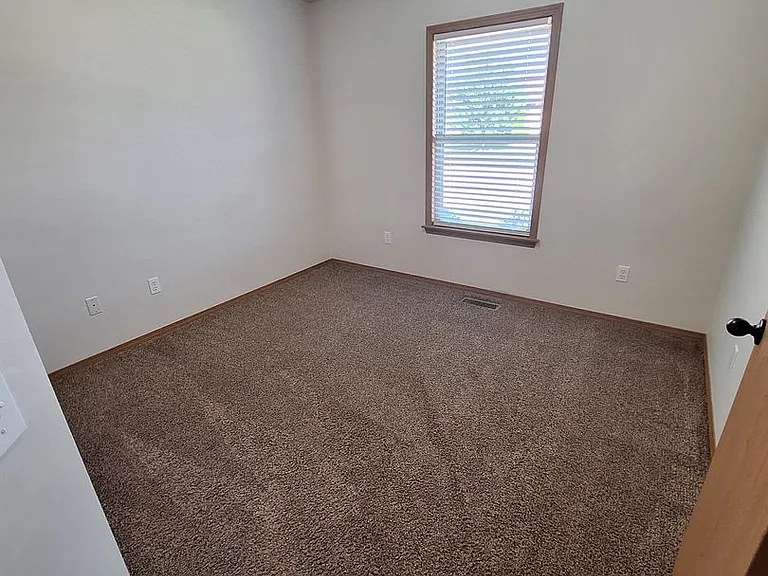 6205 N 10th Ave — Photo 9
