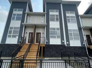 122 Walden Cir SE, Calgary, AB T2X0Y4