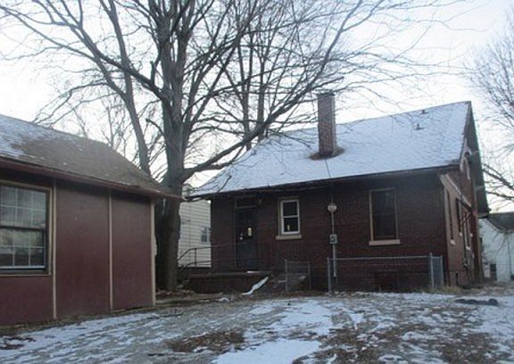 3rd image of 1405 Pacific St