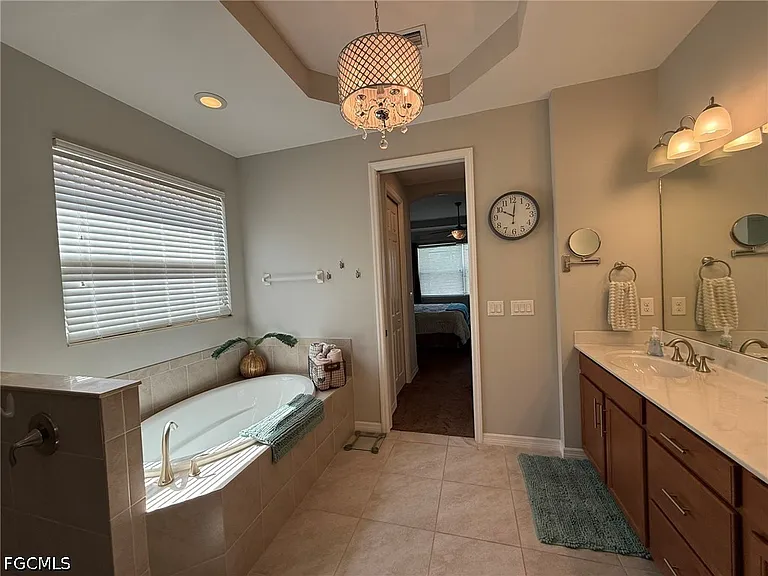 3916 King Edwards St — Photo 26