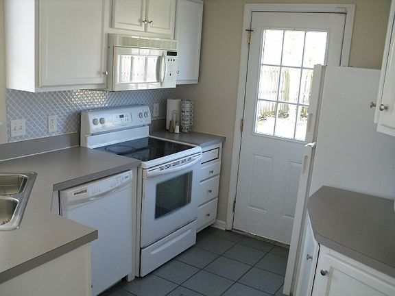 4th image of 1408 Westpointe Dr
