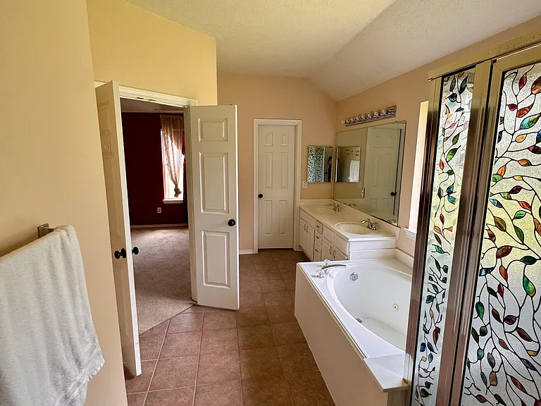 Main Suite Bathroom