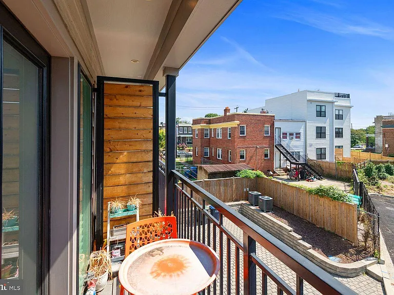 509 Franklin St NE #1 — Photo 26