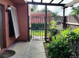 10312 Fairway Rd, Pembroke Pines, FL 33026