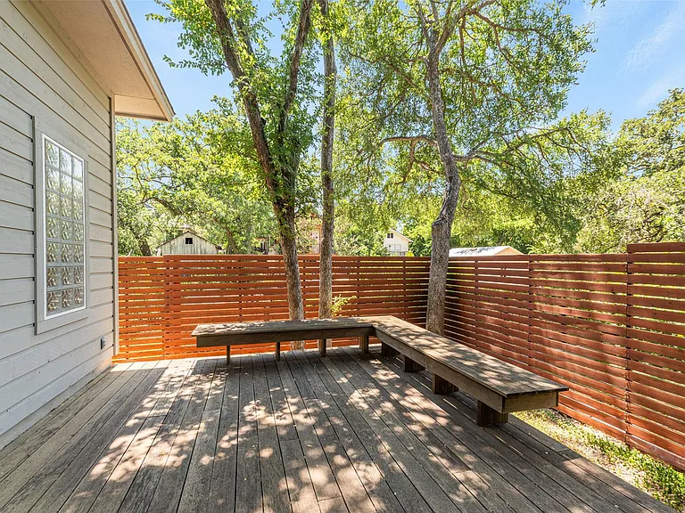 1621 Maggie Mayes St — Photo 32