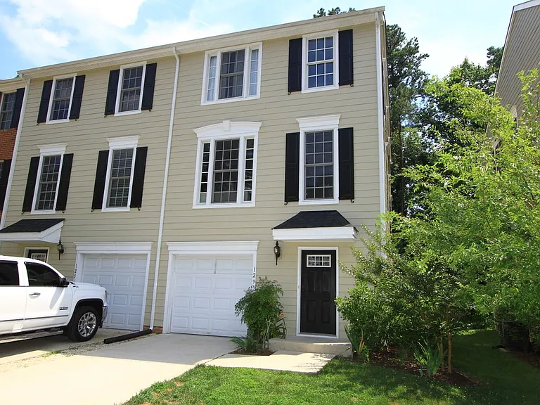 129 Parkway Ct — Photo 17