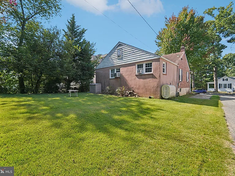 204 Glenmore Ave — Photo 25