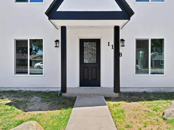 1128 N Laspina St, Tulare, CA 93274
