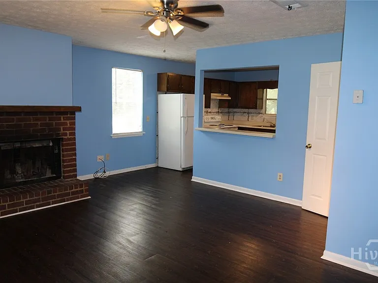 105 Bristlecone Ct — Photo 2