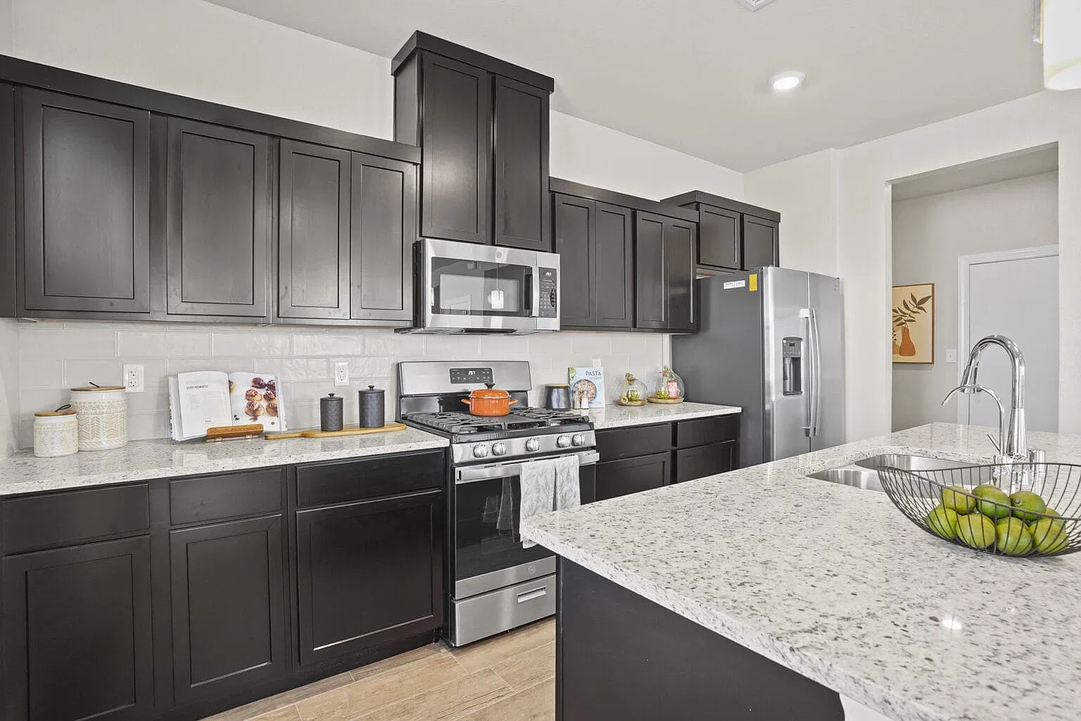 3 bed, 2.5 bath, 1722 sqft, $2,200 — Photo 1