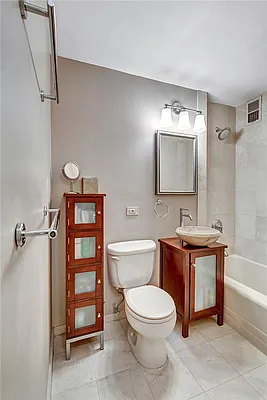 Sold by R New York | media 11