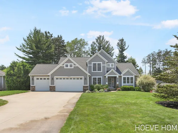 9075 Stillwater Dr, West Olive, MI 49460