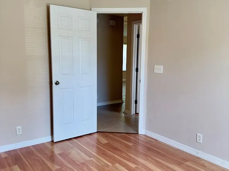 105 Honeysuckle Rd — Photo 17