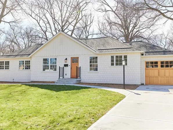 5200 Rosewood Dr, Roeland Park, KS 66205