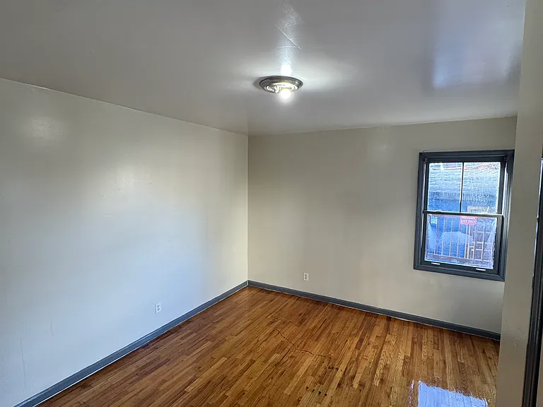 425 Park Ave #2 — Photo 7