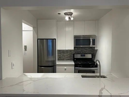 Rented by Horowitz Real Estate | media 36