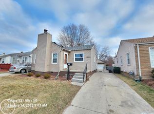 18599 Woodland St, Harper Woods, MI 48225