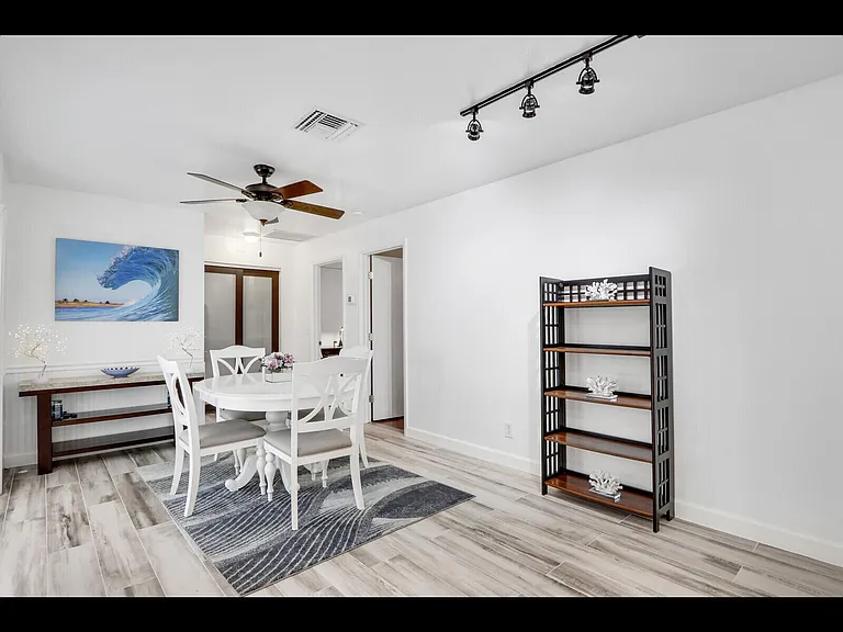 609 Oak Ter — Photo 14