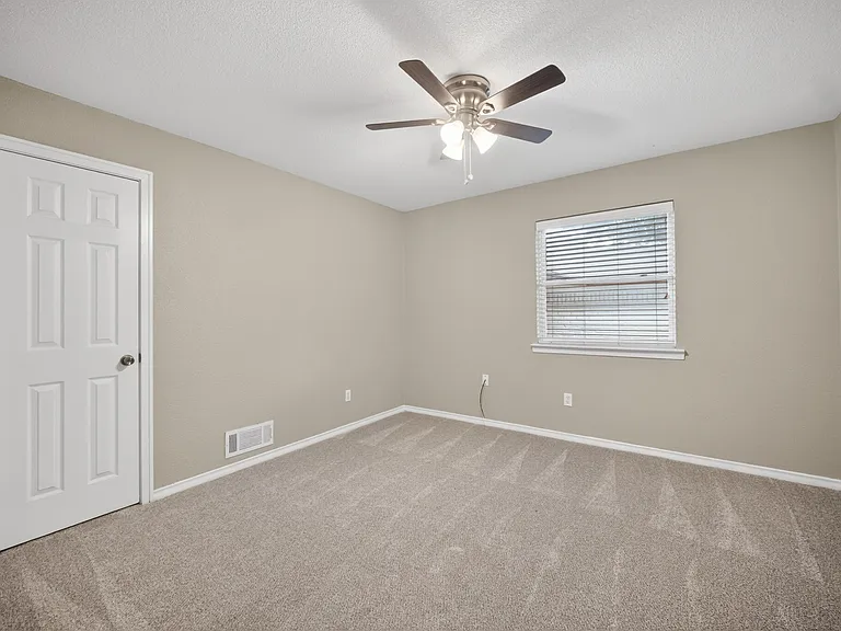 9660 Timberleaf Dr — Photo 29